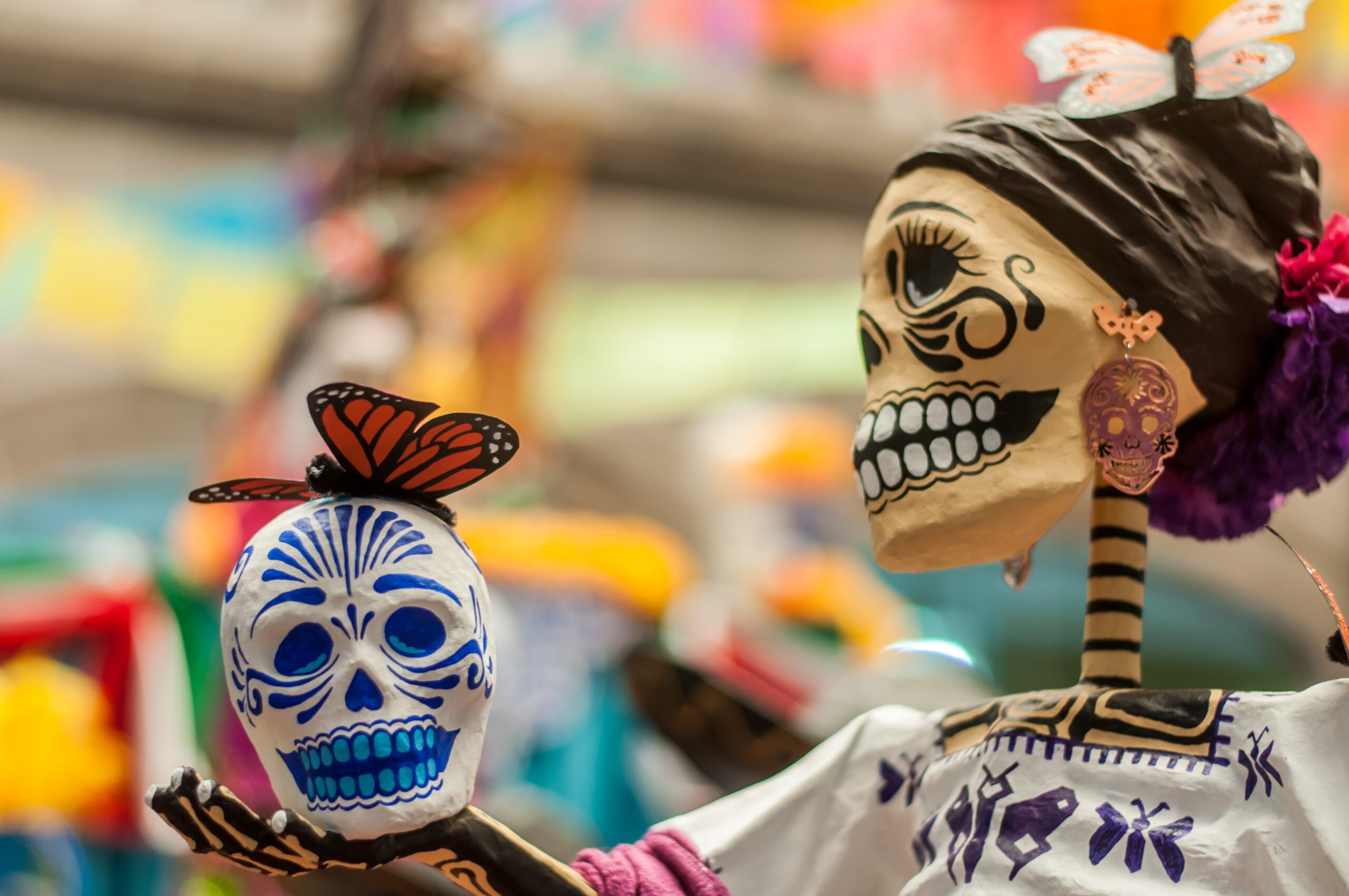 skull-day-of-the-dead-mexico-colorful-smiling-catr-2023-11-27-05-02-09-utc