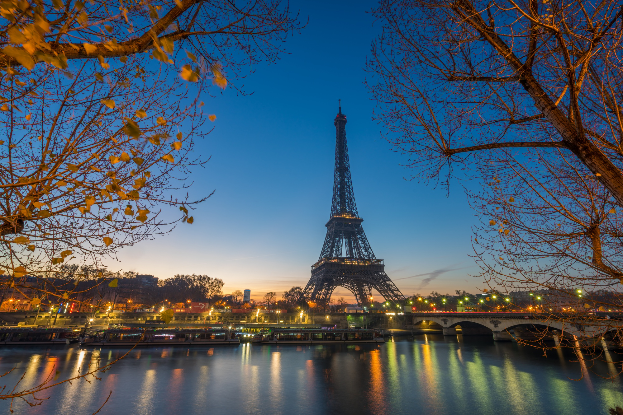 The Eiffel tower at sunrise in Paris